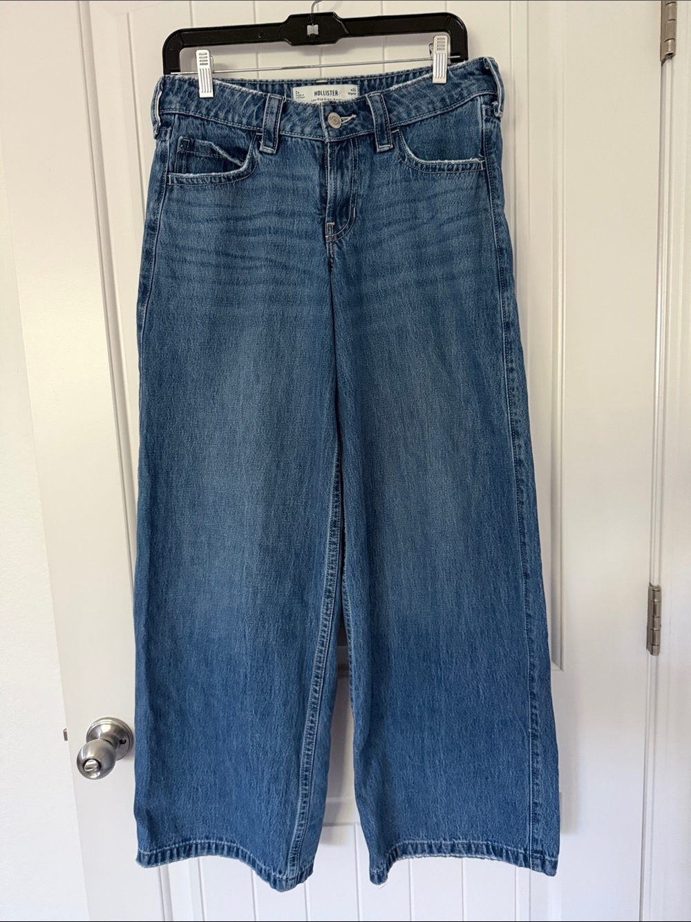 Hollister Women's Low-Rise Super Baggy Jeans